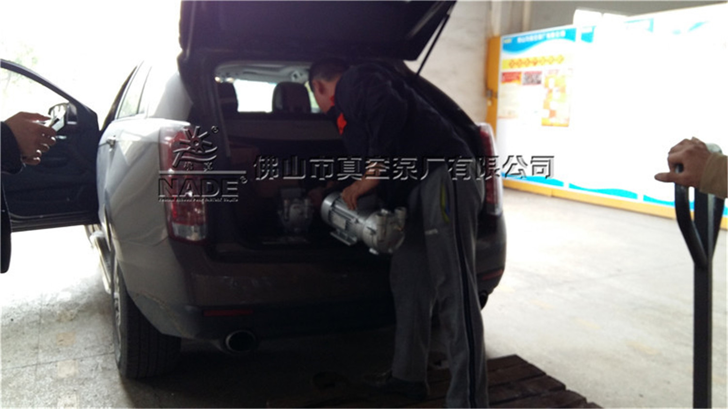 水環(huán)式真空泵ZKB-24如此輕盈，單手便可輕松舉起